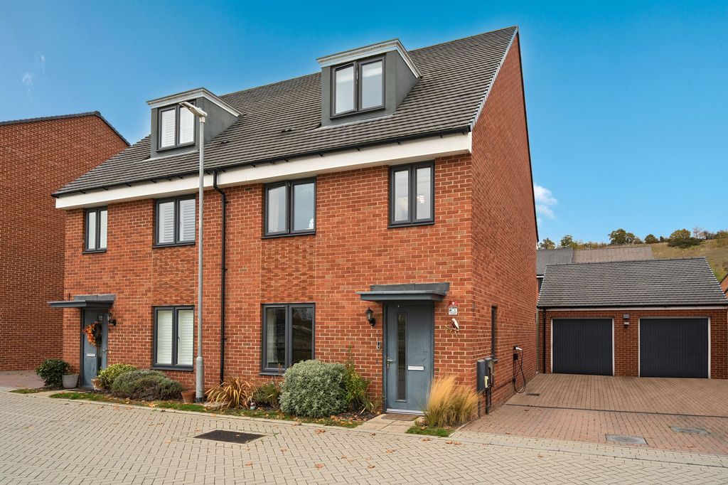 Property photo 1 of 29