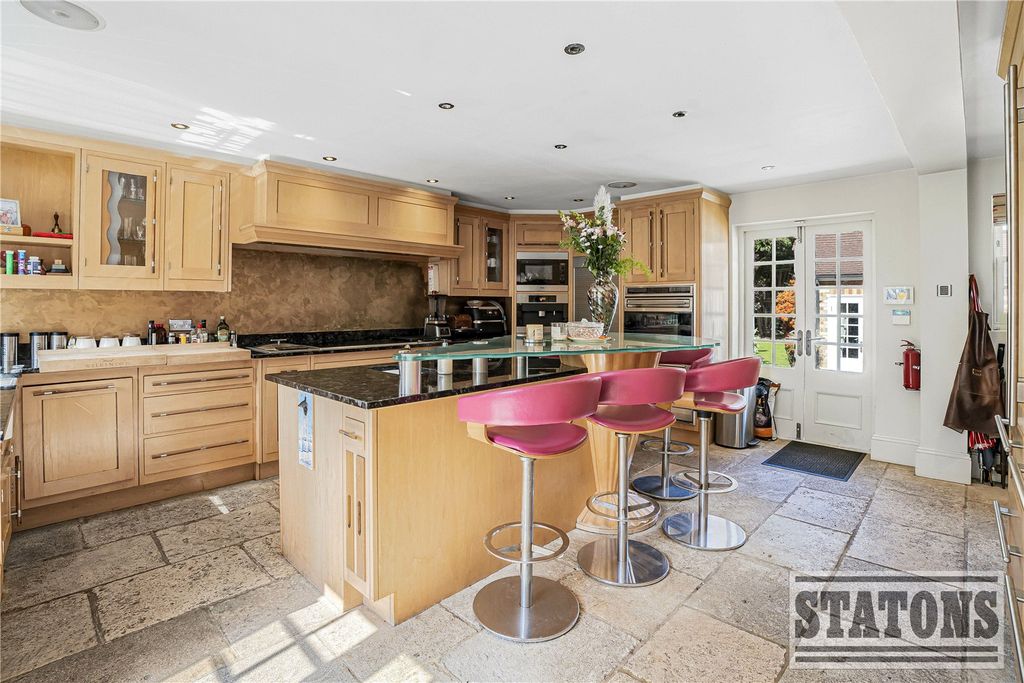 Property photo 3 of 52 Picture No. 46