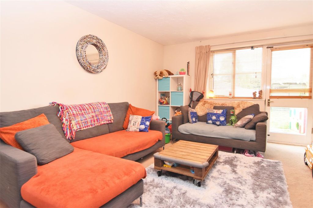 Property photo 2 of 7