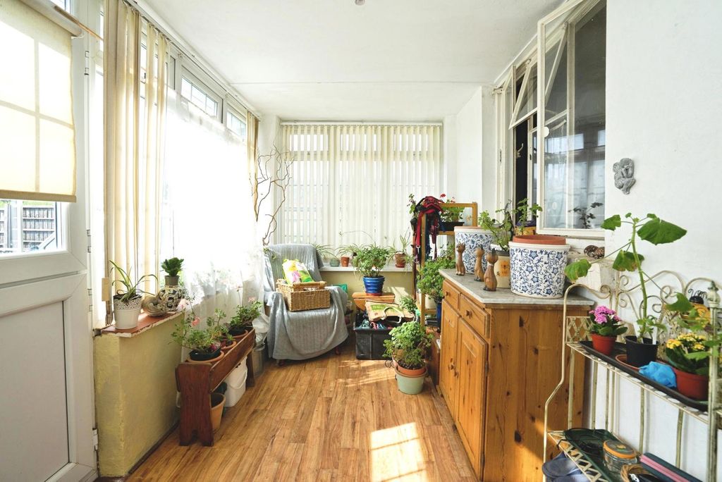 Property photo 2 of 14 Pbox-Img.Jpg