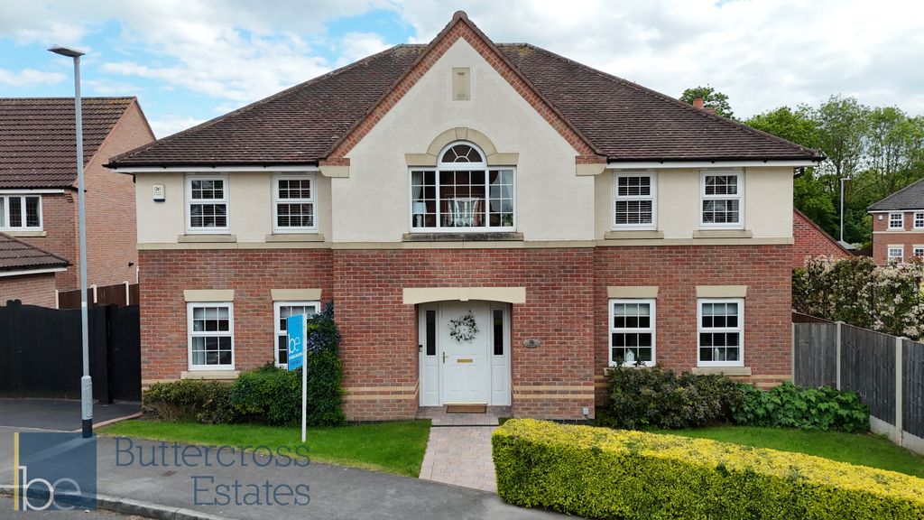 Property photo 1 of 43 Oakfield Road