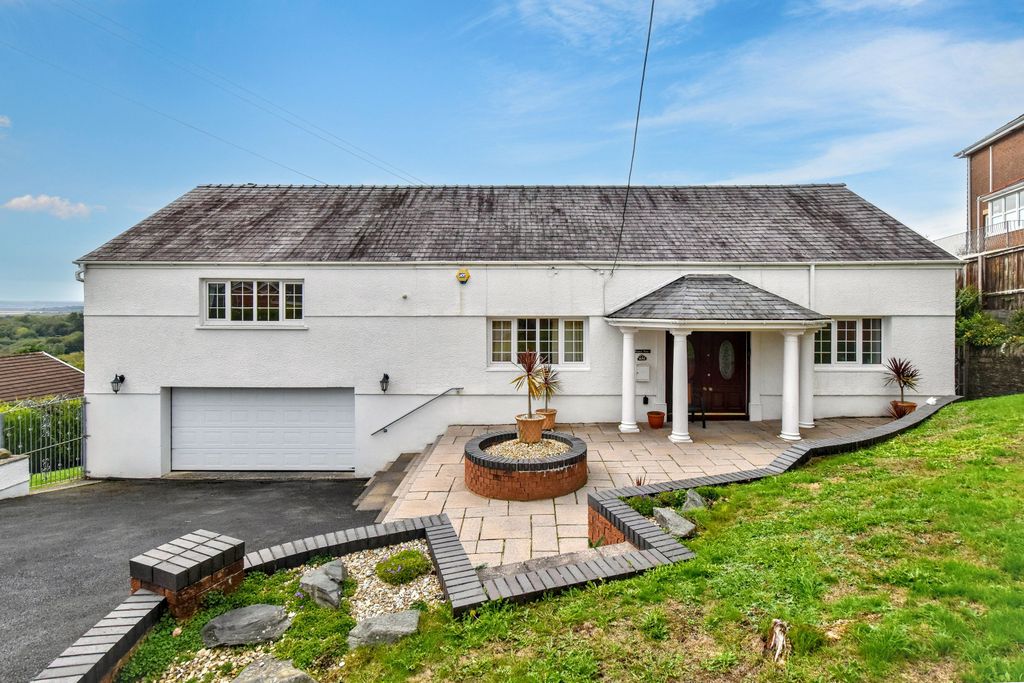 Property photo 1 of 19 99 Bronallt Road, Hendy, Pontardulais, Sa4 0Ud