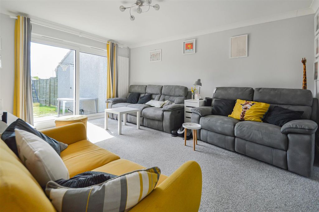 Property photo 2 of 9 5_79401.Jpg