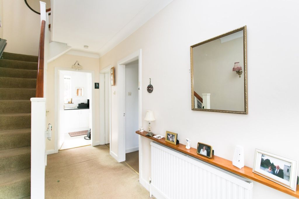 Property photo 2 of 16 Picture No. 15