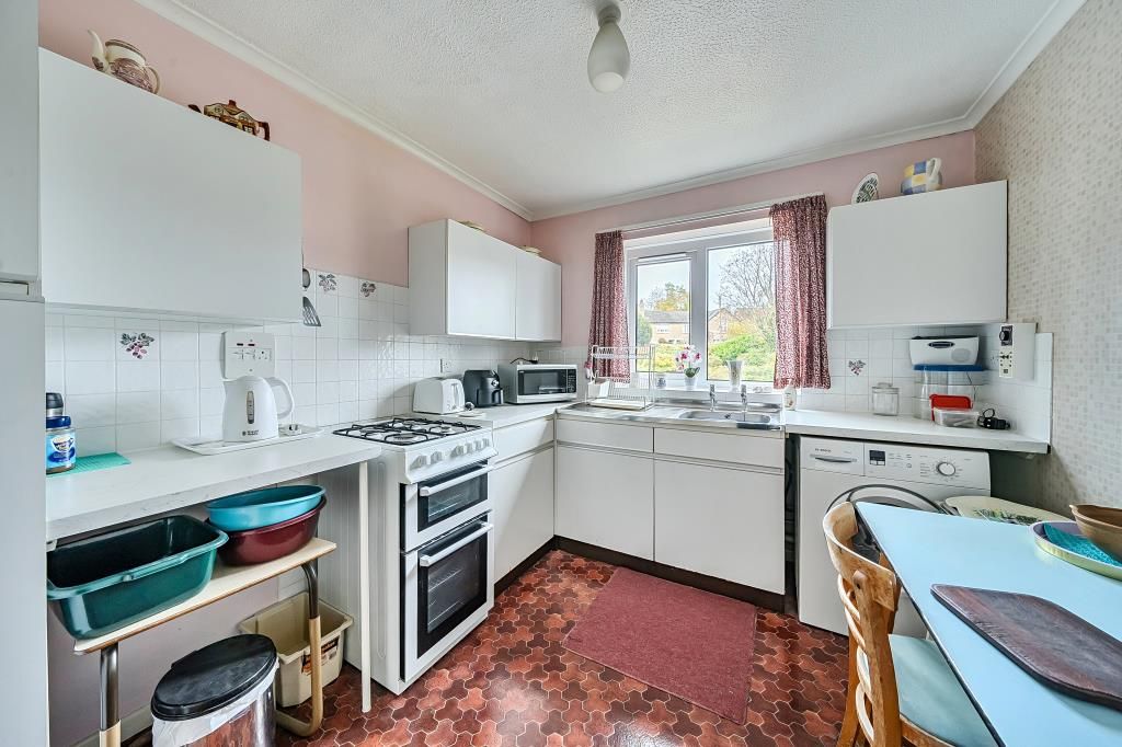 Property photo 2 of 21 Kitchen