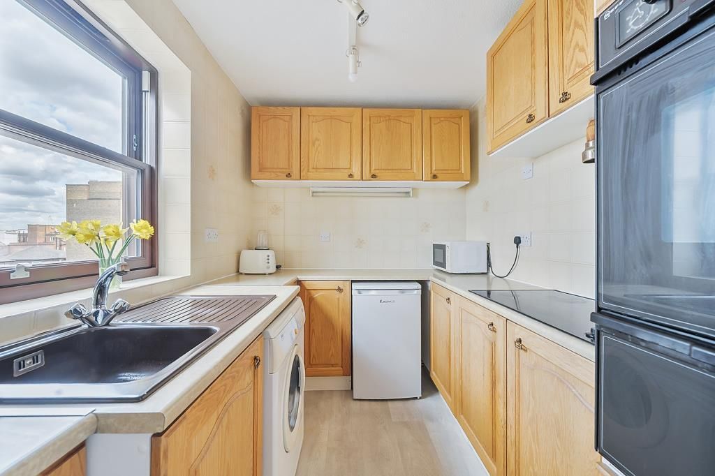 Property photo 3 of 13 Kitchen