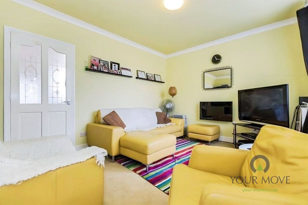 Property photo 2 of 7 Lounge