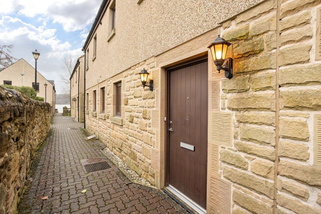 Property photo 3 of 36
