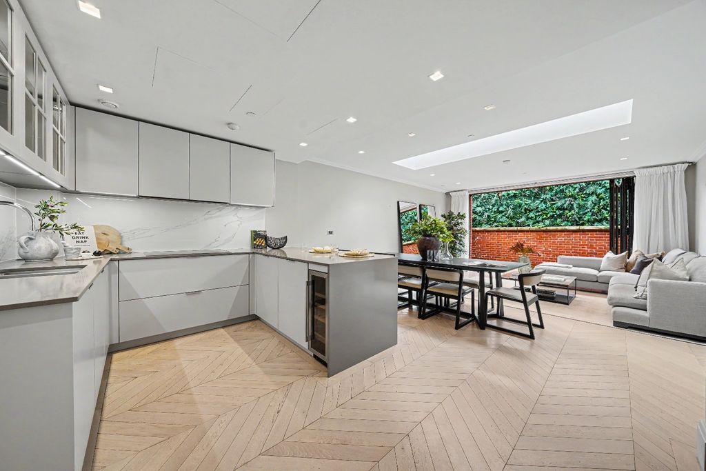 Property photo 2 of 16 5061443