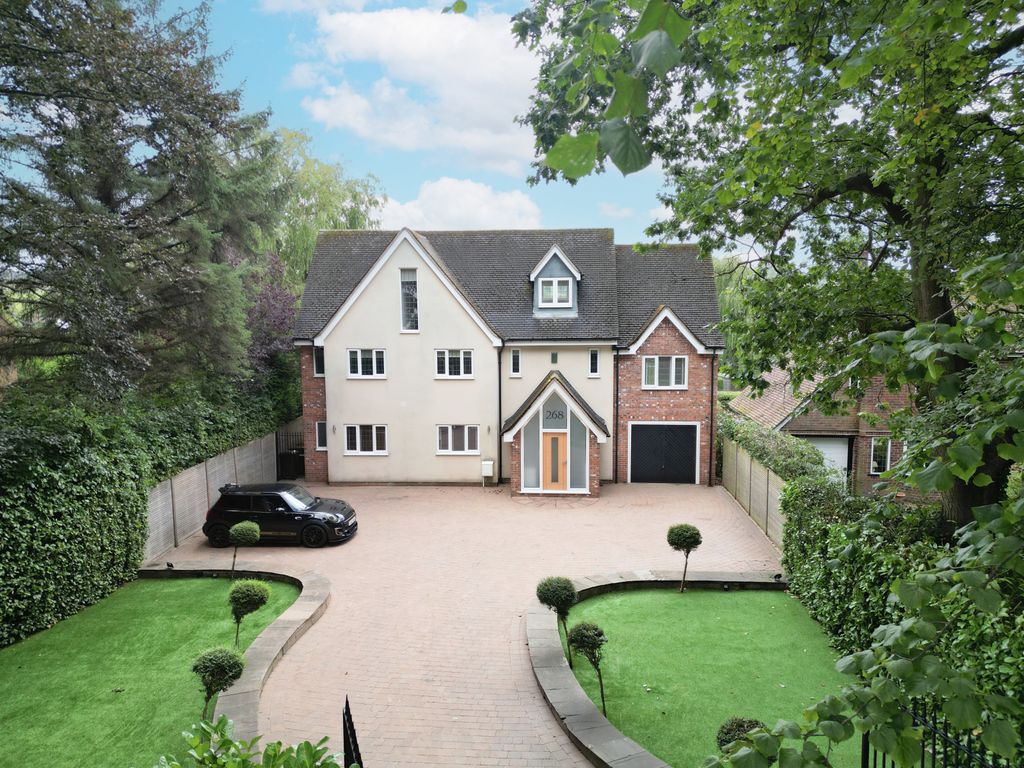 Property photo 1 of 17 6 Bedroom Detached, Endon, Stoke-On-Trent,St9 9Bq