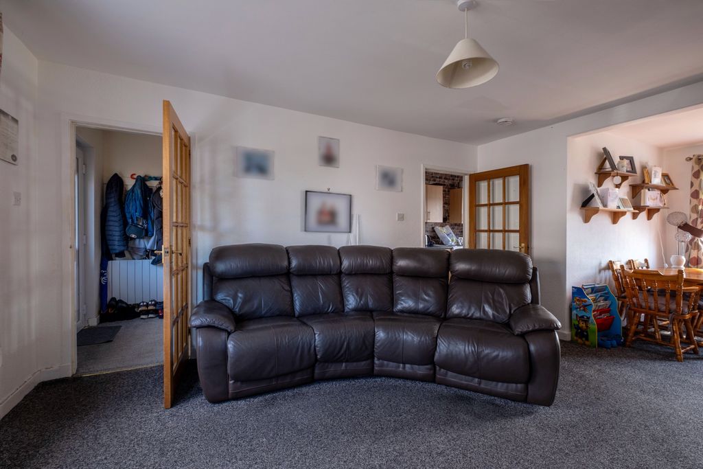 Property photo 3 of 30