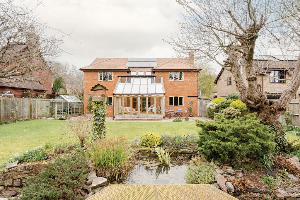 Property photo 1 of 37 8