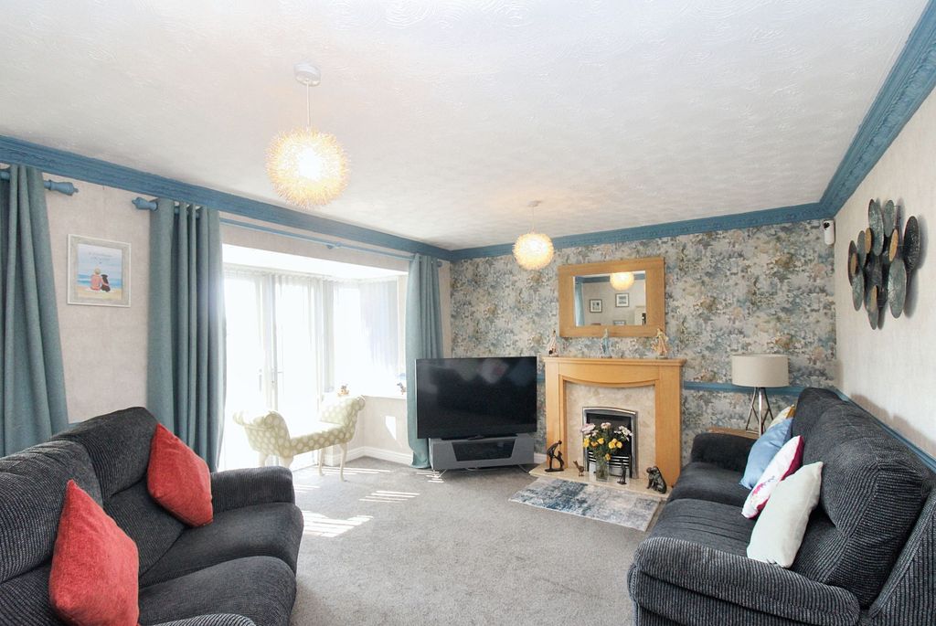 Property photo 2 of 23