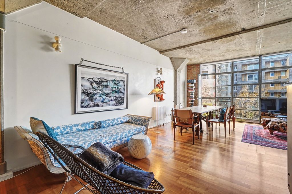 Property photo 3 of 23 Picture No. 11