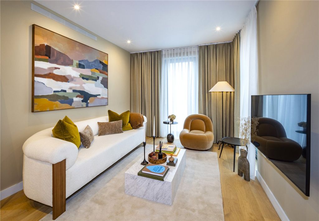 Property photo 1 of 16 Living Space