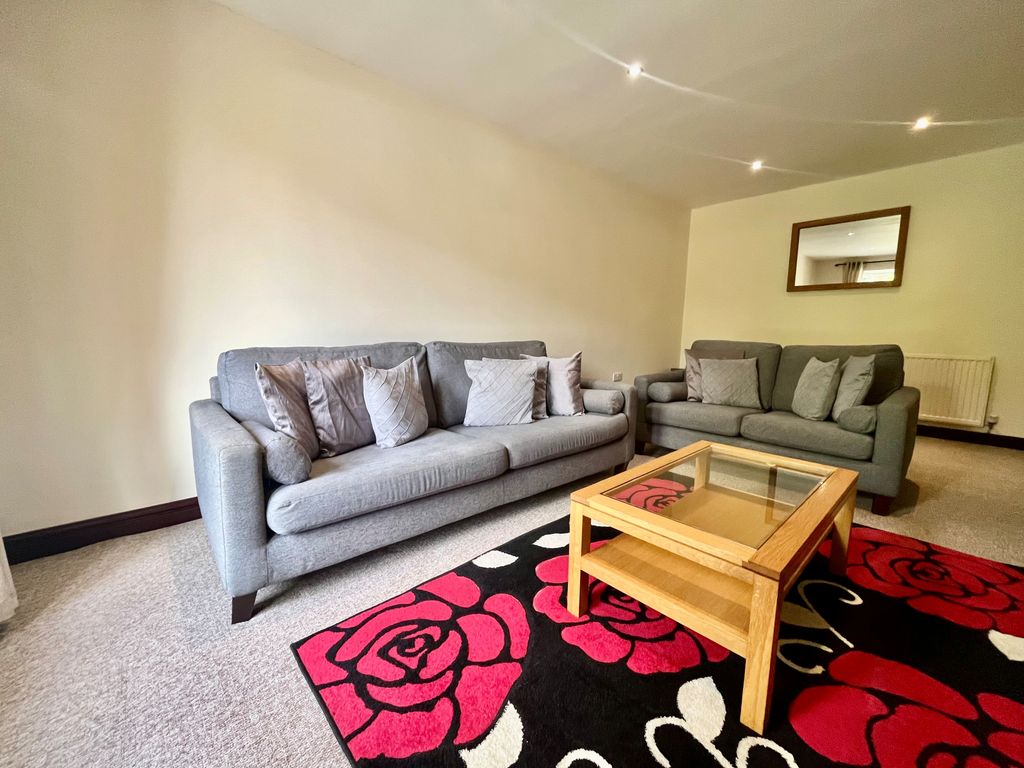 Property photo 2 of 14 Image