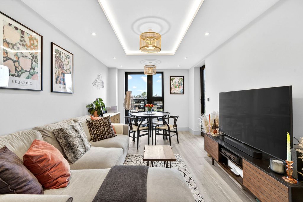 Property photo 1 of 19 Reception Room