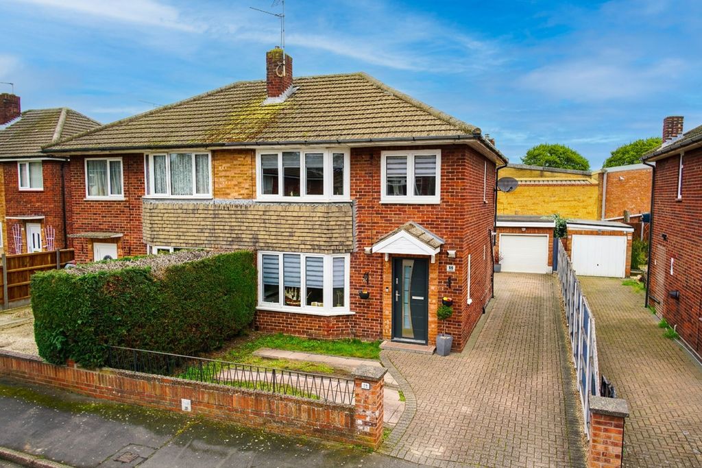 Property photo 1 of 34