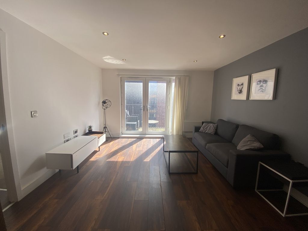 Property photo 2 of 12 Image00001