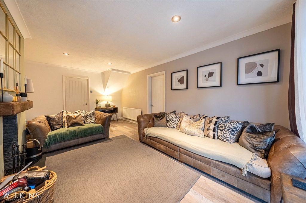 Property photo 3 of 37 Picture No. 24