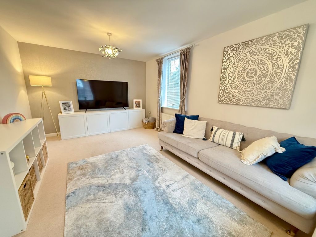 Property photo 2 of 12 Living Room