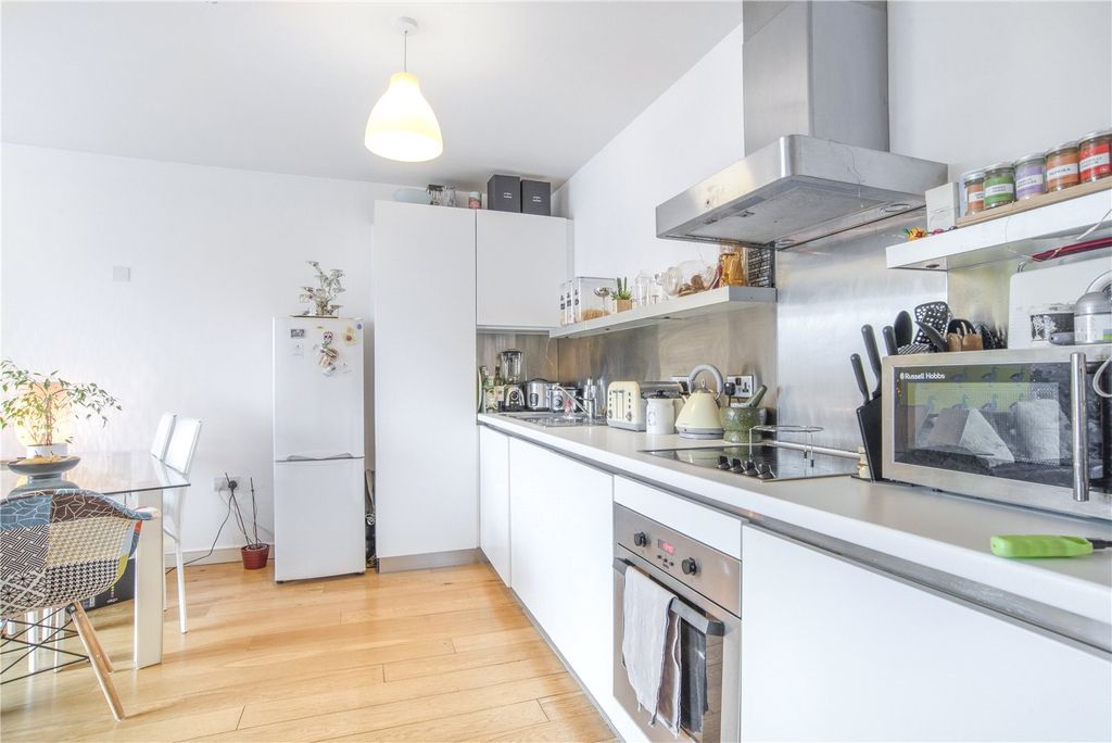 Property photo 2 of 16 Reception/Kitchen