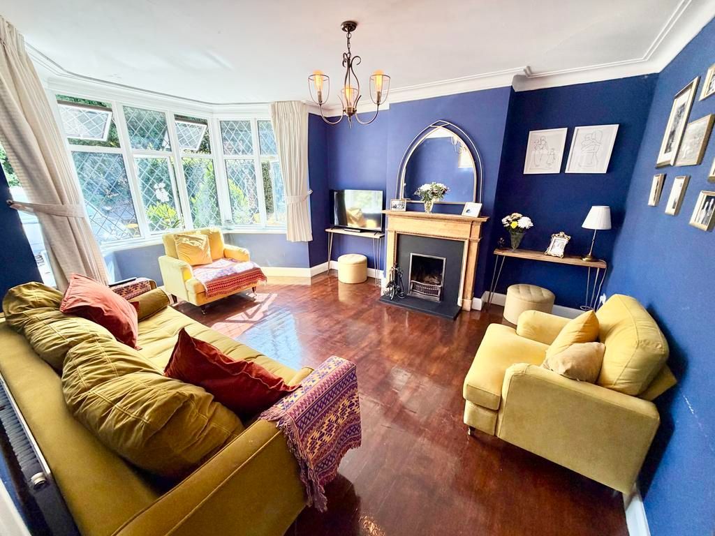 Property photo 2 of 27