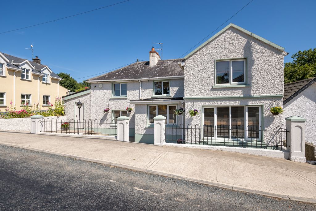 Property photo 3 of 45