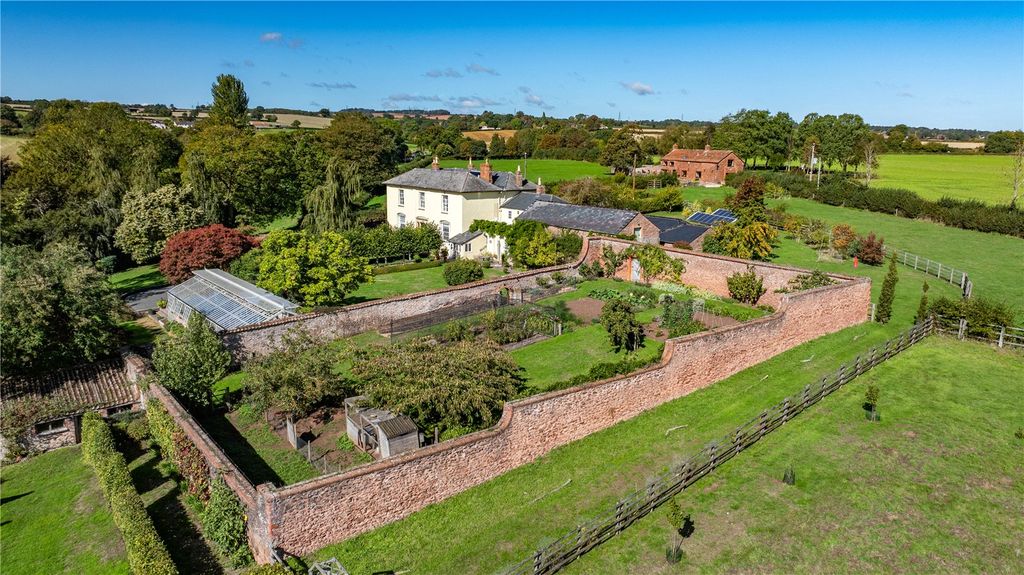 Property photo 1 of 30 Leversdown House