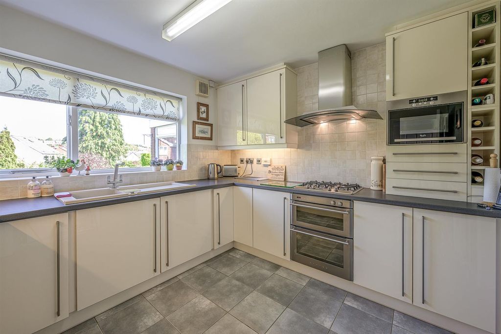 Property photo 3 of 26