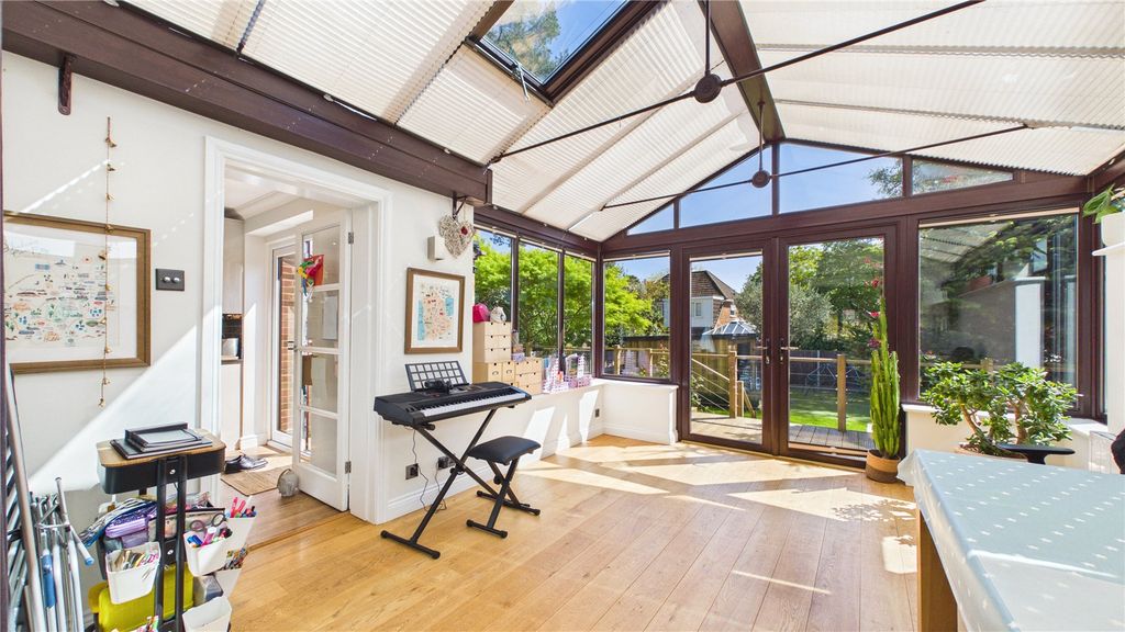 Property photo 3 of 21 Picture 3