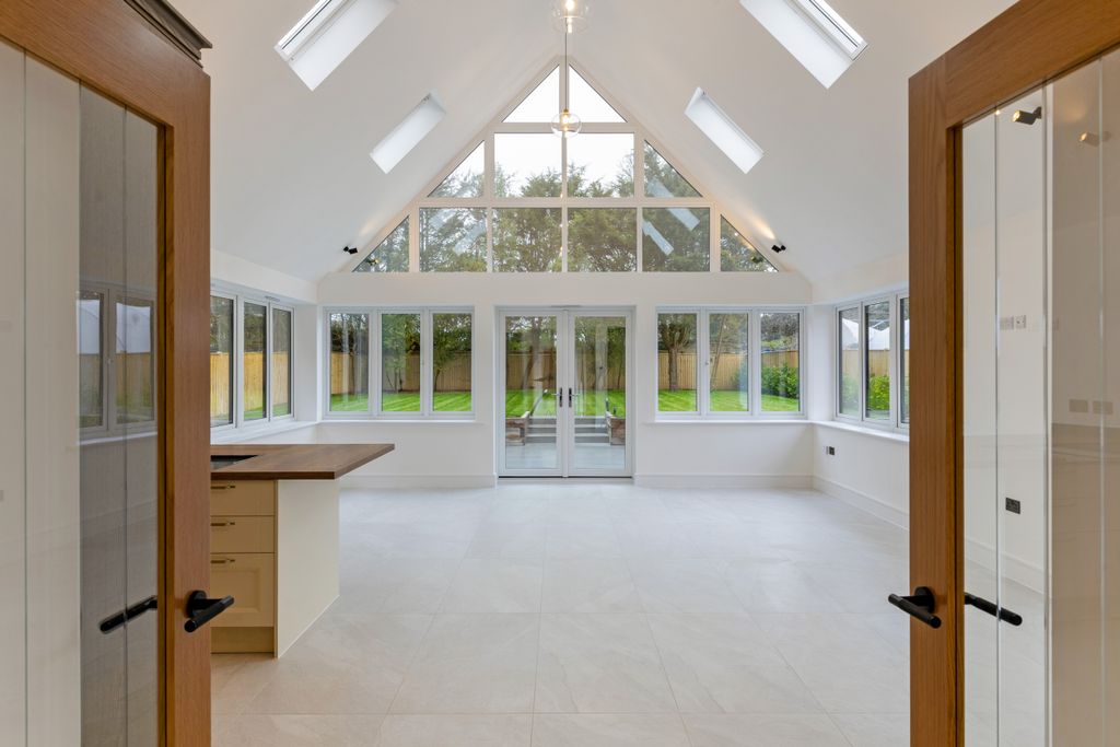 Property photo 3 of 23