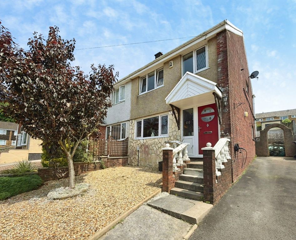 Property photo 1 of 32