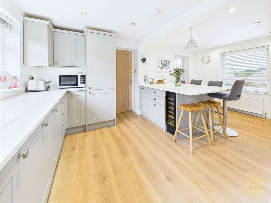 Property photo 2 of 24 Kitchen