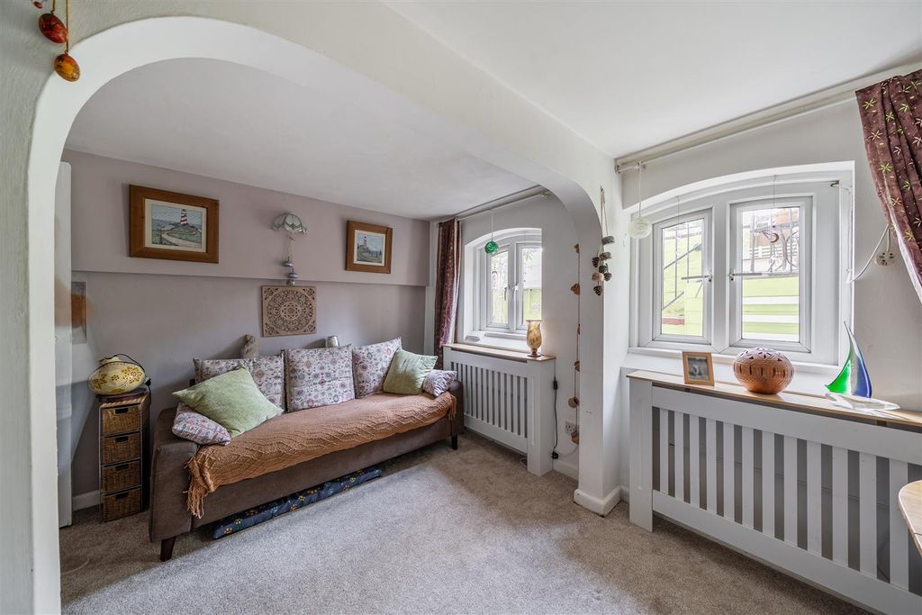 Property photo 3 of 15 Living Room