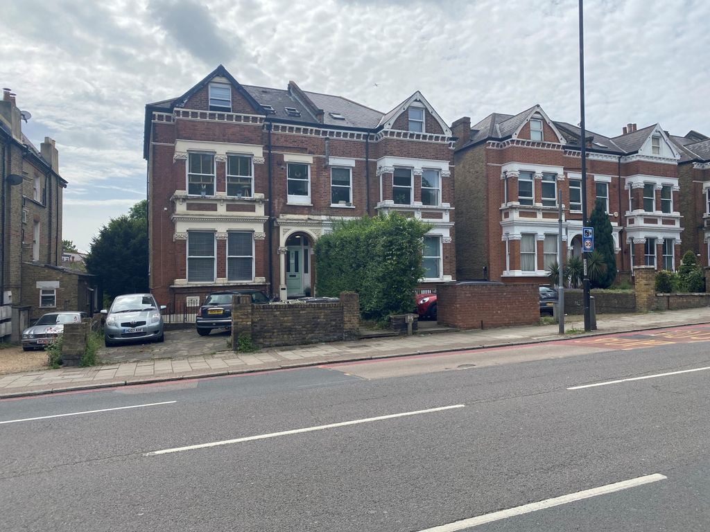 Property photo 3 of 6 External