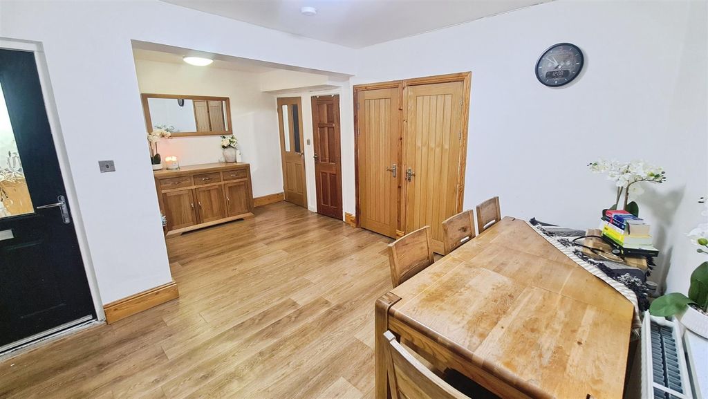 Property photo 3 of 20 Dining Room