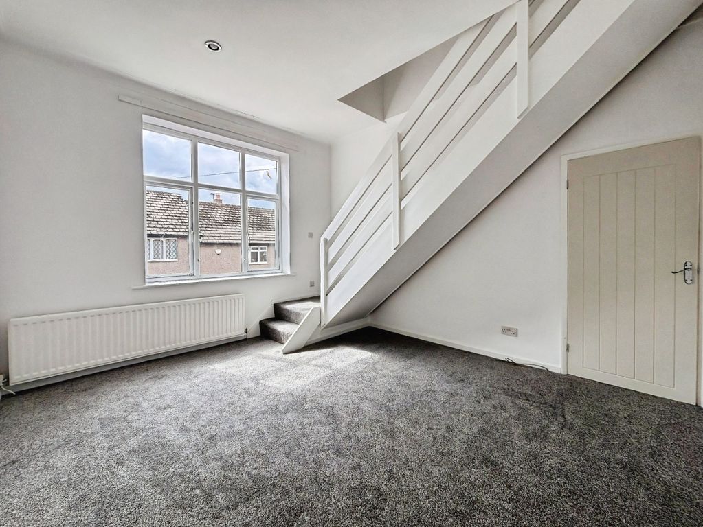 Property photo 2 of 16 5158841