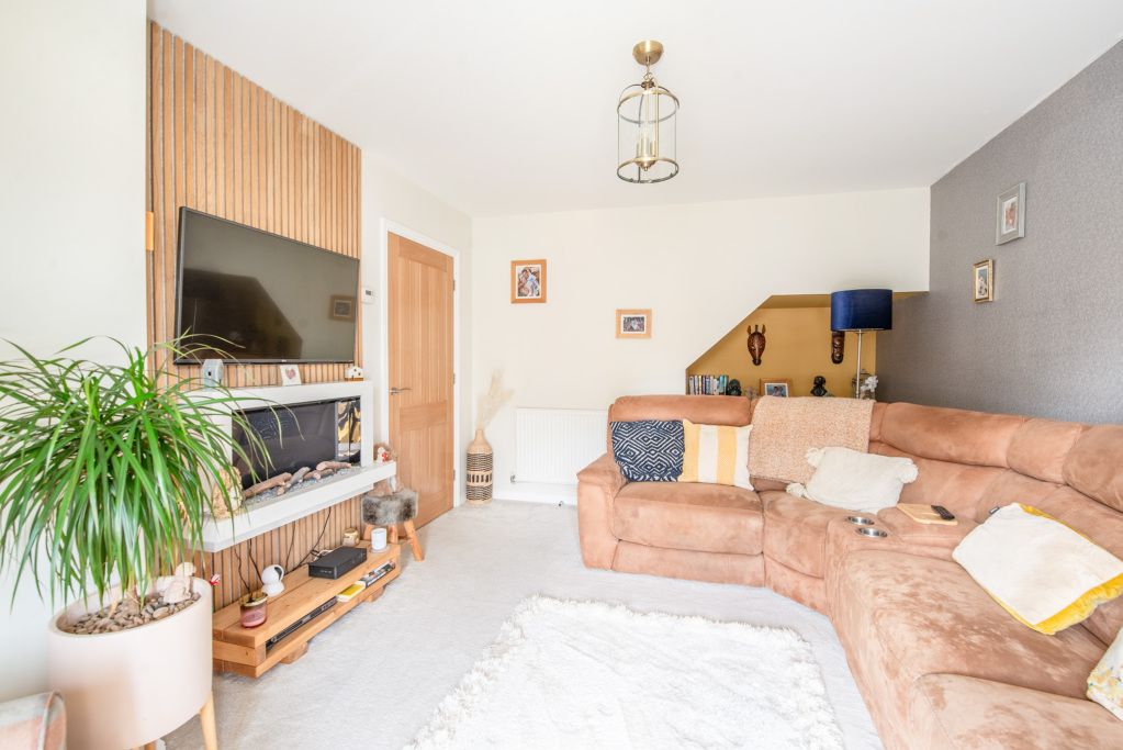 Property photo 2 of 25 Lounge