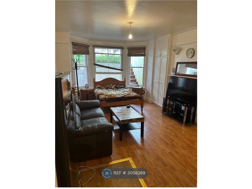Property photo 3 of 8