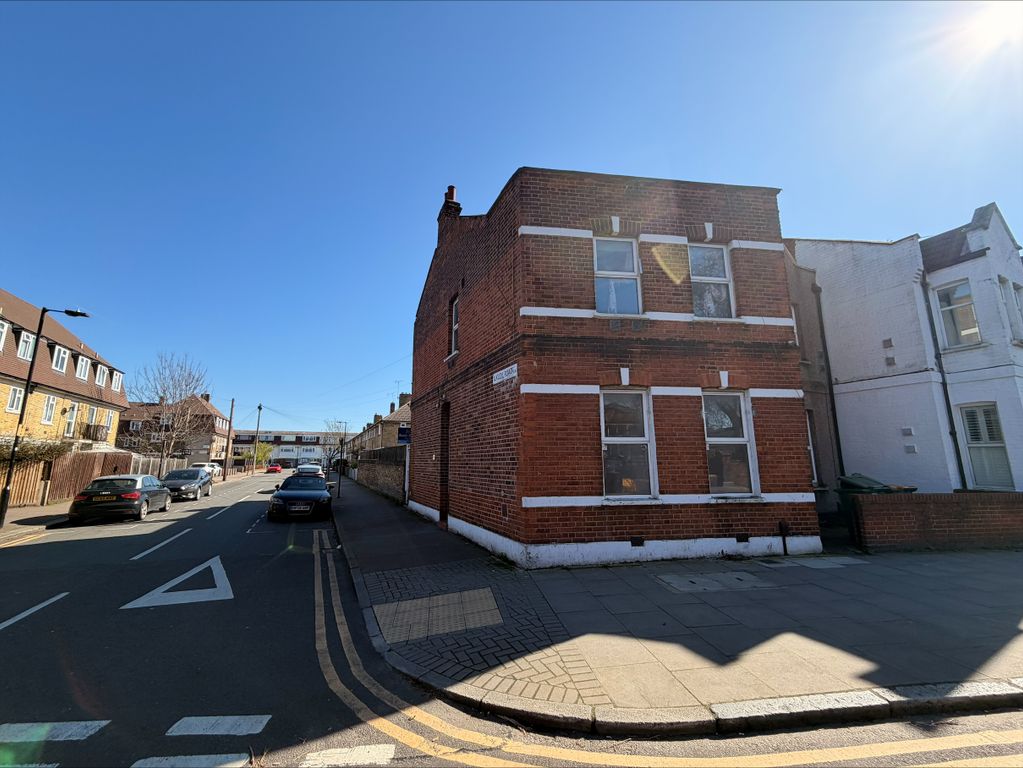 Property photo 1 of 11