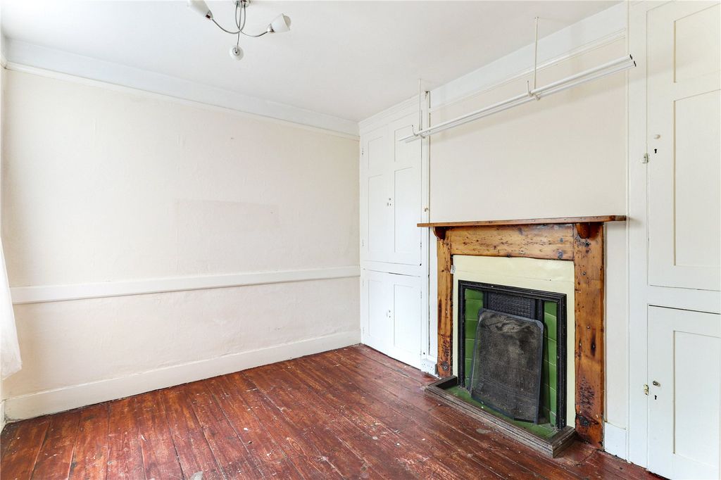 Property photo 3 of 10 Dining Room