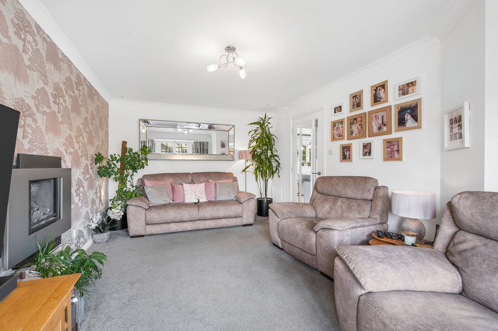 Property photo 3 of 40