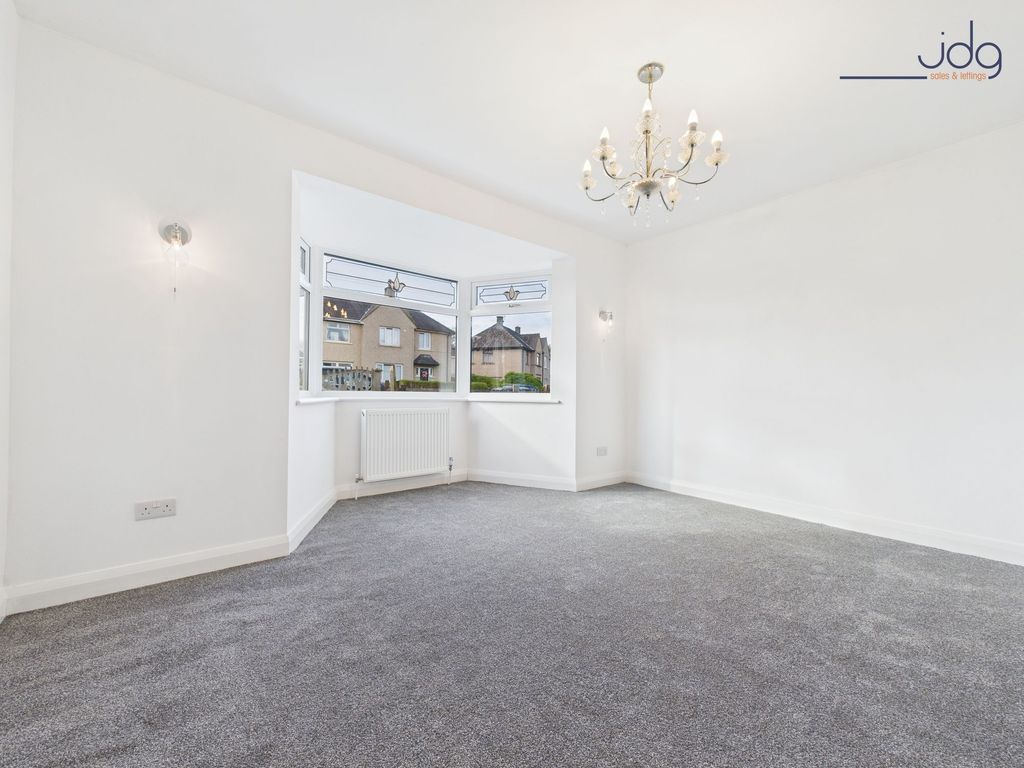 Property photo 3 of 15 Living Room