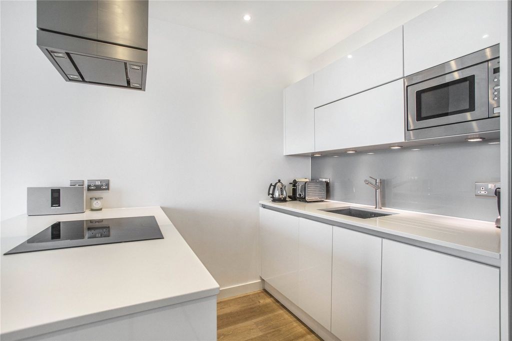 Property photo 2 of 17 Picture No. 20