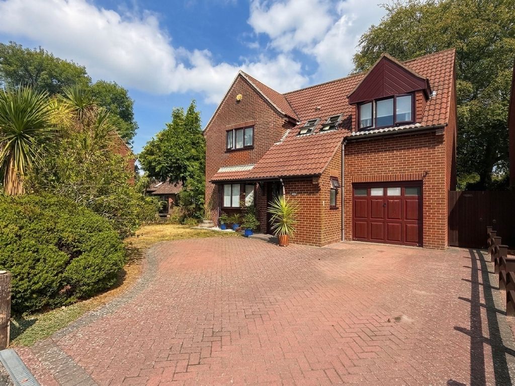Property photo 1 of 18