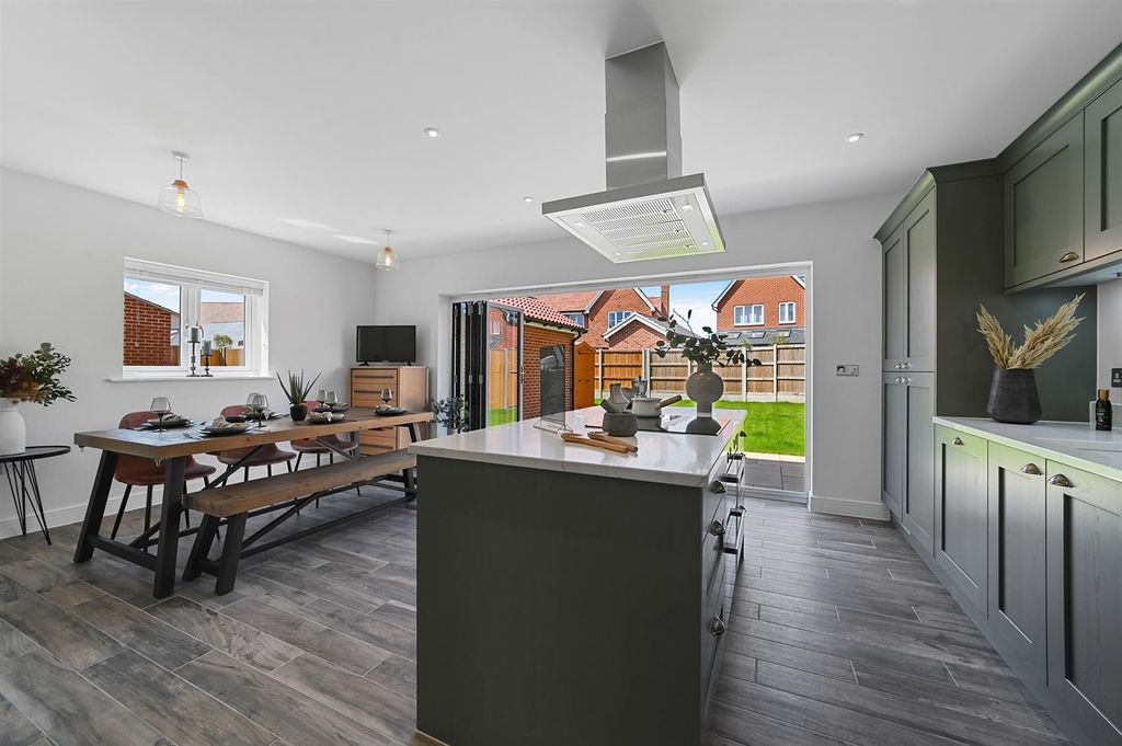 Property photo 2 of 18 Pt-Rose-Thevictoria-13.Jpg