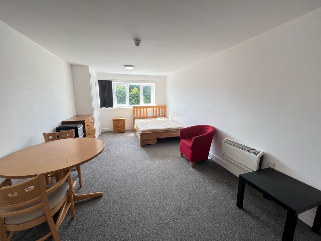 Property photo 2 of 5