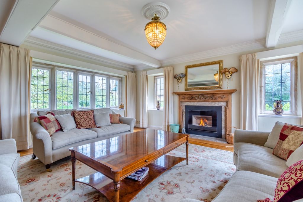 Property photo 3 of 28 Drawing Room