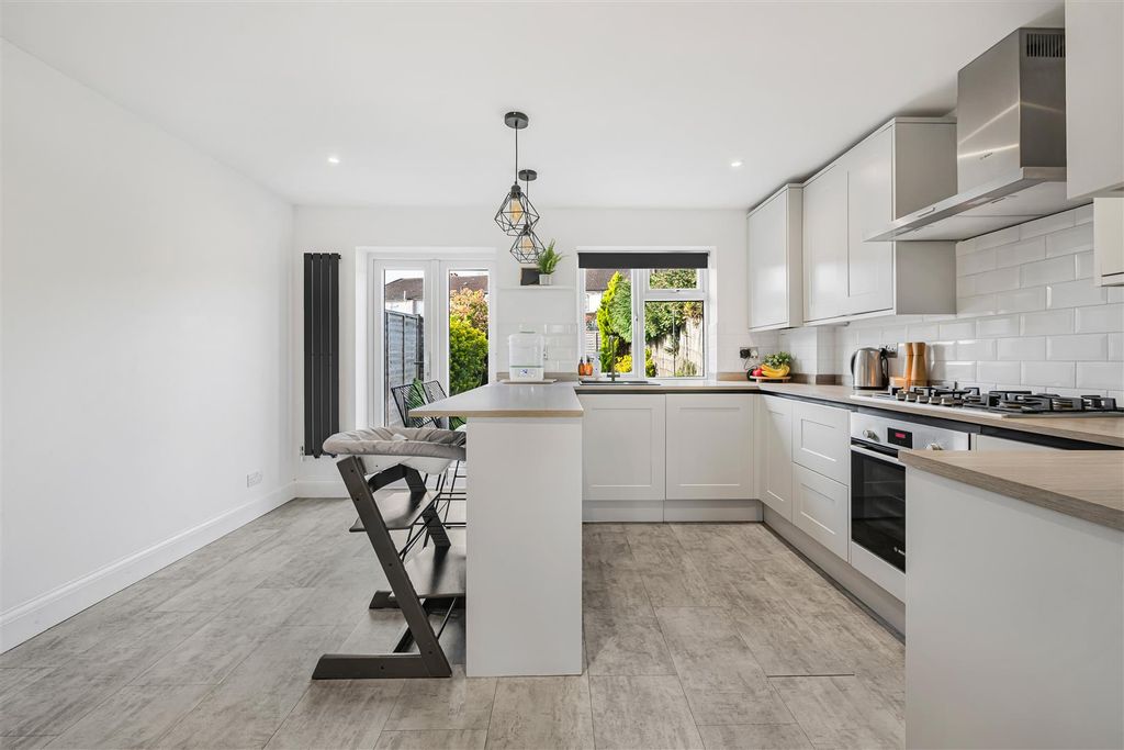 Property photo 2 of 13 16_77737.Jpg